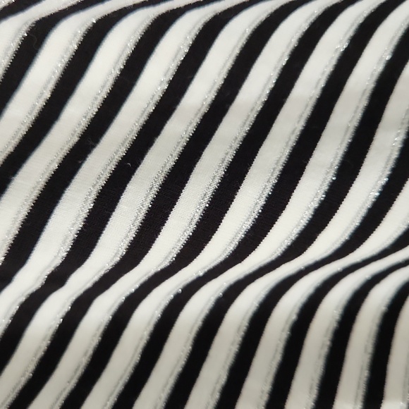 INC 4/$10 - Picture 2 of 7